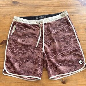 Vuori Cruise Boardshorts - size 34 - EUC